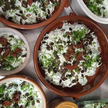 De - Vue Pyrenees, & Pdj Inclus Llo