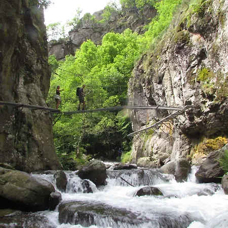 De - Vue Pyrenees, & Pdj Inclus Bed & Breakfast 3*